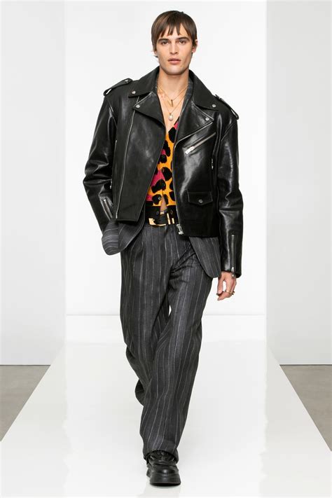 versace fall winter 2022 men|versace men's clothing.